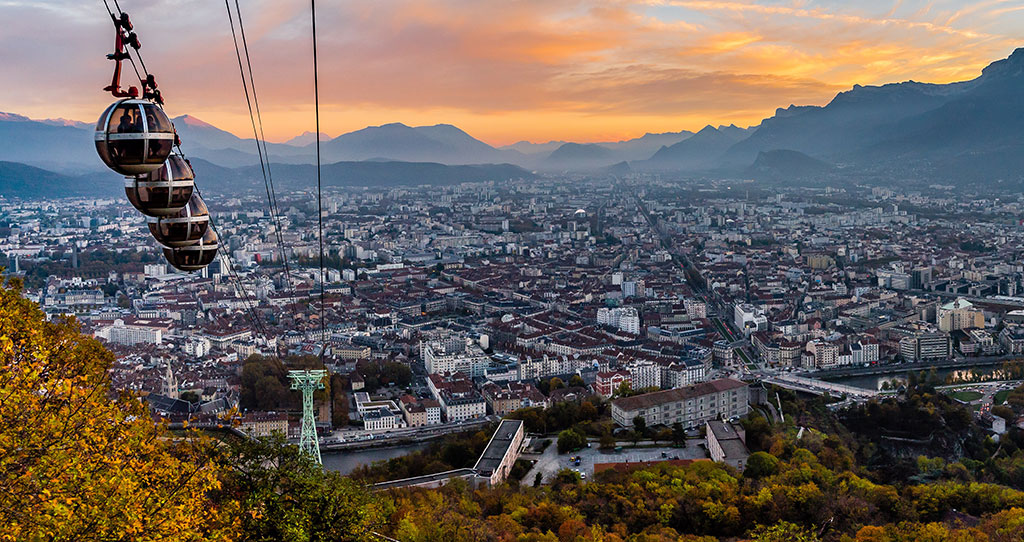 bird's eye view of the city of Grenoble from the Bastille